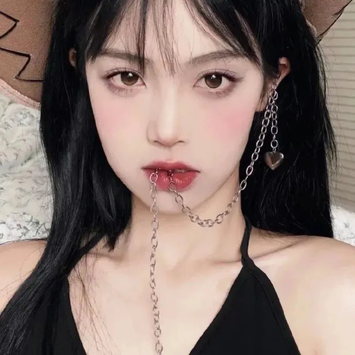 穿到虐文后，金牌律师杀疯了